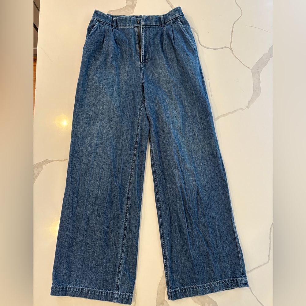 GAP Women's Flare Wide Leg Blue Jean Trousers.  Size 4.  Gently worn.